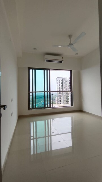 Room in 3 BHK Apartment at Ruparel Orion, Chembur – for Rent