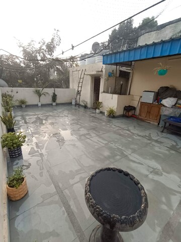 Parking in 1 BHK Builder Floor at Rohini Sector 18 – for Rent
