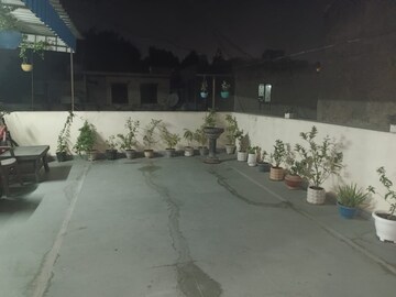 Parking in 1 BHK Builder Floor at Rohini Sector 18 – for Rent