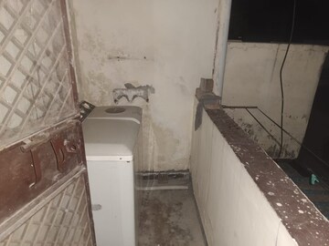 Master Bedroom in 1 BHK Builder Floor at Rohini Sector 18 – for Rent