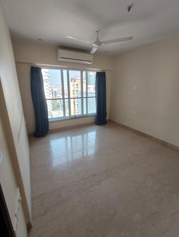 Room in 2 BHK Apartment at Supreme Corner View, Bandra West – for Rent