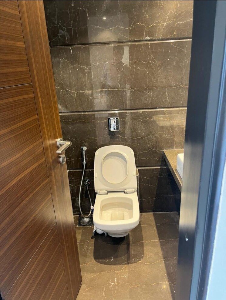 Bathroom, supreme-corner-view 2 Bedroom 785 Sq.Ft. Apartment In Bandra West Mumbai 7927009