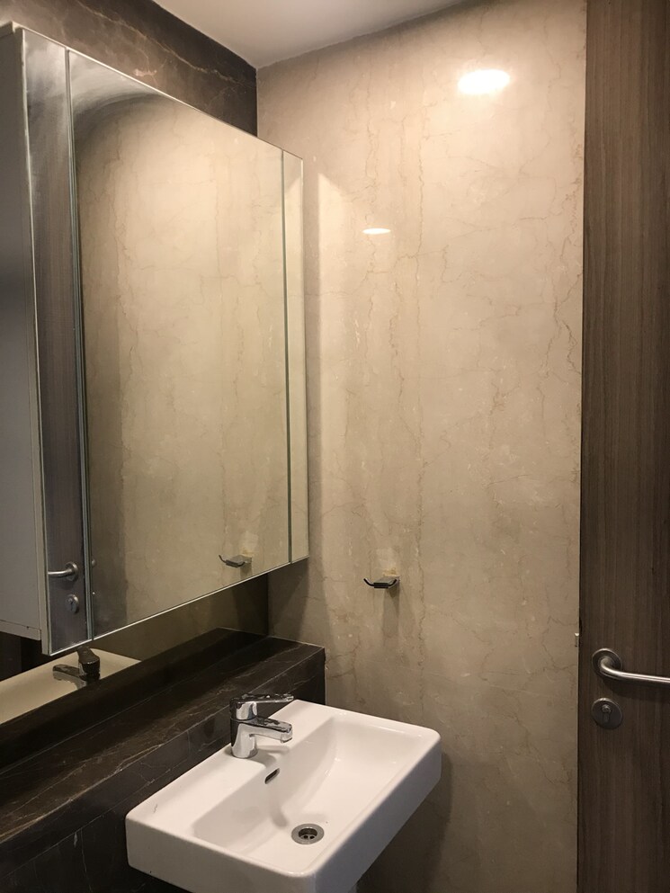 Bathroom, lodha-allura 2 Bedroom 857 Sq.Ft. Apartment In Kamala Mill Mumbai 7927041