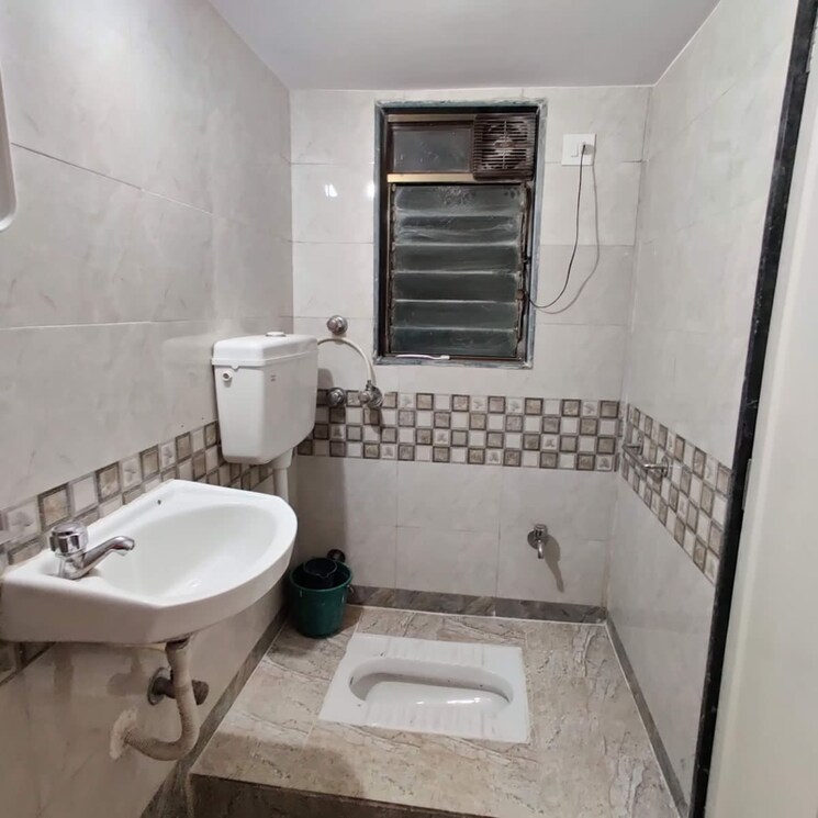 Bathroom, shiv-koliwada-chs 2 Bedroom 550 Sq.Ft. Apartment In Sion West Mumbai 7927123