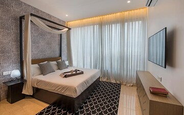Bedroom in 4 BHK Apartment at Ahuja Towers, Prabhadevi – for Rent