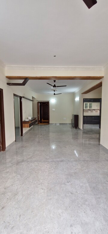 Room in 3 BHK Builder Floor at Kondapur – for Rent