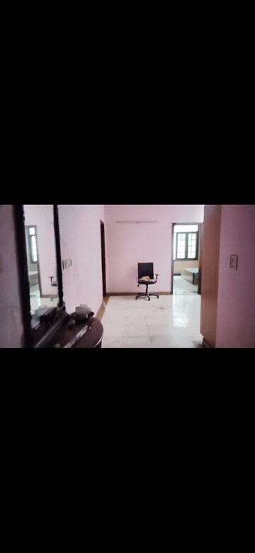 Room in 4 BHK Independent House at Sector 82 – for Rent