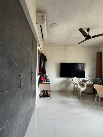 Parking in 1.5 BHK Apartment at Lodha Splendora Platino, Ghodbunder Road – for Sale