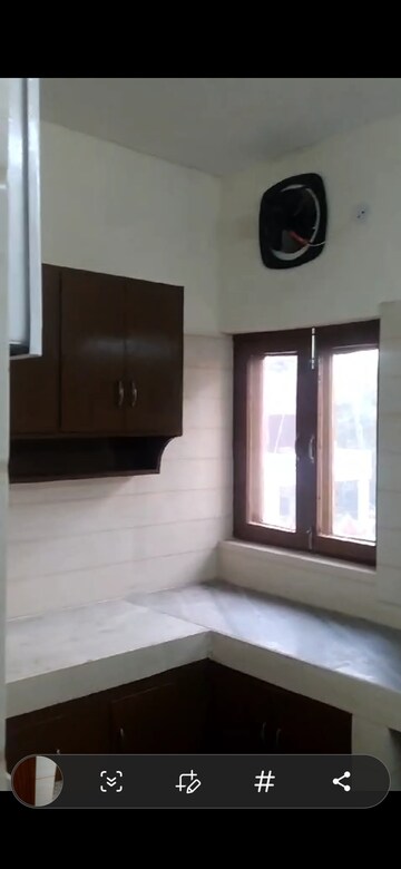 Room in 3 BHK Apartment at Arun Vihar Sector 37, Sector 37 – for Sale