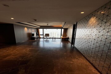 Parking in 4 BHK Apartment at Lodha The Park, Worli – for Rent