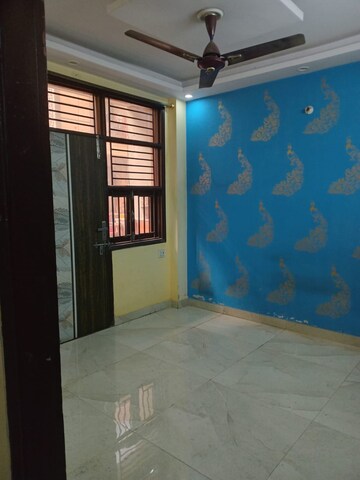 Room in 3 BHK Builder Floor at Mansa Ram Park – for Rent