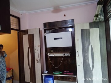 Furnished Amenities in 2.5 BHK Builder Floor at Nawada – for Rent