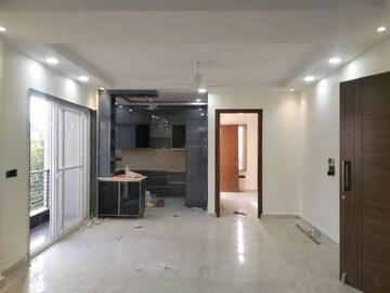 Room in 2 BHK Builder Floor at Sector 104 – for Sale