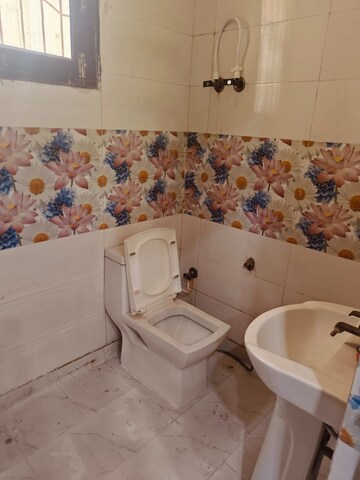 Bathroom in 1.5 BHK Apartment at ABCZ East Avenue, Sector 73 – for Rent