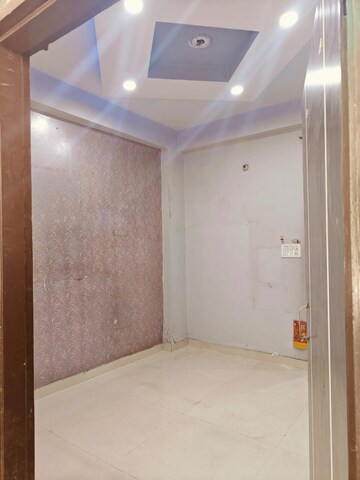 Room in 1.5 BHK Apartment at ABCZ East Avenue, Sector 73 – for Rent