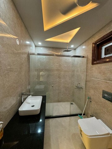 Master Bedroom in 2.5 BHK Independent House at RWA Apartments Sector 27, Sector 27 – for Rent