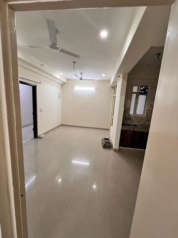 Room in 2 BHK Apartment at Mahagun Mywoods II, Sector 16c Greater Noida – for Rent