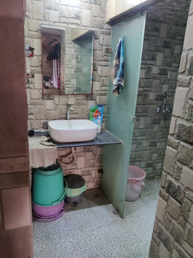 Bathroom, coronet-building 1 Bedroom 525 Sq.Ft. Apartment In Kandivali East Mumbai 7927433