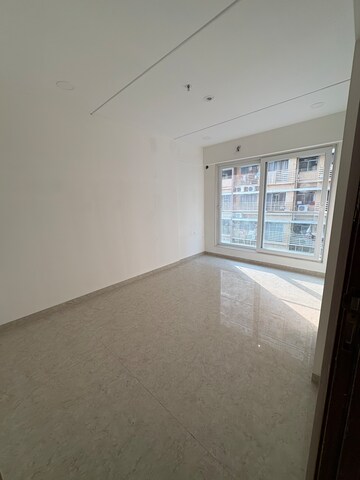 Room in 3 BHK Apartment at Vaibhavlaxmi Peak 25, Vikhroli East – for Rent