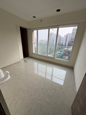 Room in 3 BHK Apartment at Vaibhavlaxmi Peak 25, Vikhroli East – for Rent