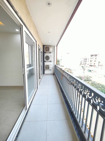 Balcony in 3 BHK Builder Floor at Ansal Plaza Sector-23, Sector 23 – for Rent