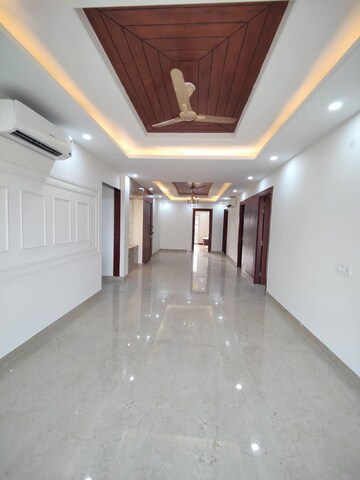 Room in 3 BHK Builder Floor at Ansal Plaza Sector-23, Sector 23 – for Rent