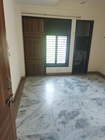 Room in 2.5 BHK Apartment at Orchid Island, Sector 51 – for Sale