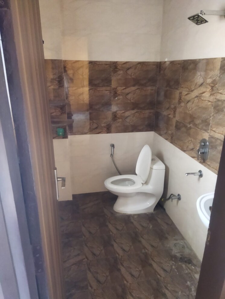 Bathroom, orchid-island 2.5 Bedroom 215 Sq.Yd. Apartment In Sector 51 Gurgaon 7927550