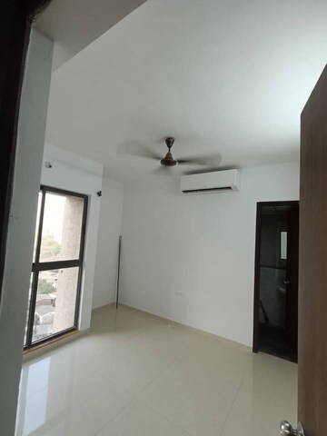 Room in 1 BHK Apartment at Lodha Downtown, Dombivli East – for Rent