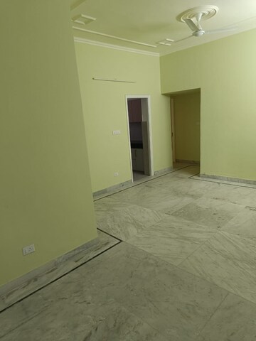 Master Bedroom in 3.5 BHK Builder Floor at Ardee City, Sector 52 – for Sale