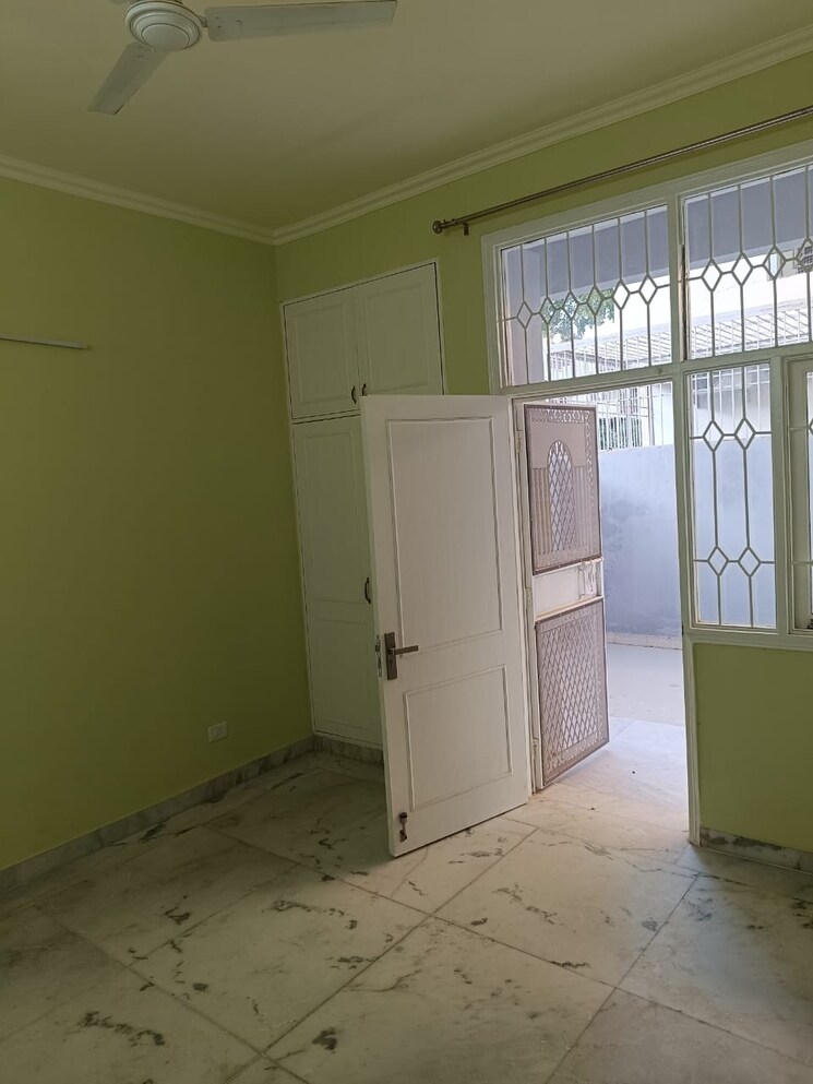 Room, ardee-city 3.5 Bedroom 265 Sq.Ft. Builder Floor In Sector 52 Gurgaon 7927558