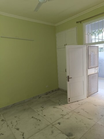 Room in 3.5 BHK Builder Floor at Ardee City, Sector 52 – for Sale