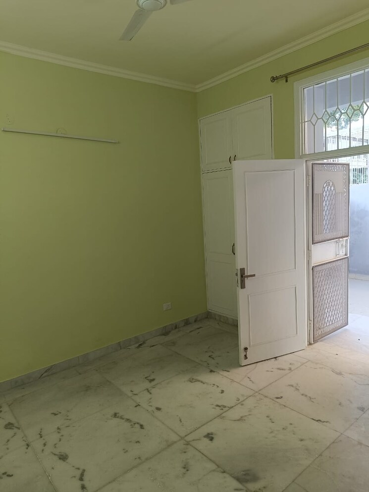 Room, ardee-city 3.5 Bedroom 265 Sq.Ft. Builder Floor In Sector 52 Gurgaon 7927558