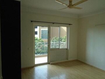 Room in 4 BHK Builder Floor at Ardee City, Sector 52 – for Rent