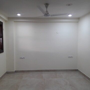 Room in 4 BHK Builder Floor at Ardee City, Sector 52 – for Rent