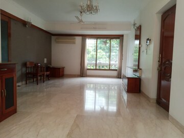 Room in 3 BHK Apartment at Raheja Grande, Bandra West – for Rent