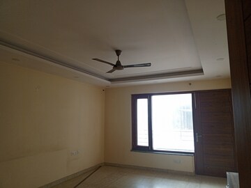 Master Bedroom in 4 BHK Apartment at Orchid Island, Sector 51 – for Rent