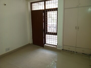 Room in 3 BHK Apartment at Orchid Island, Sector 51 – for Rent