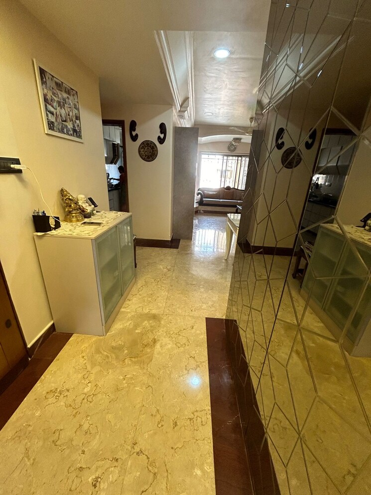 Team Area, heera-apartments 3 Bedroom 1300 Sq.Ft. Apartment In Khar West Mumbai 7927620