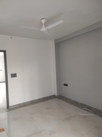 Room in 2 BHK Builder Floor at Sector 11 – for Rent