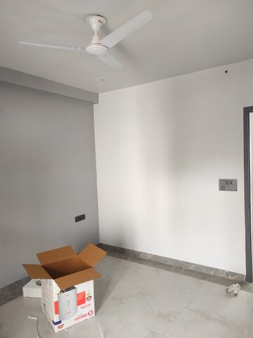 Room in 2 BHK Builder Floor at Sector 11 – for Rent