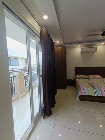 Building Lobby in 1 BHK Builder Floor at Sector 38 – for Rent