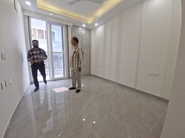 Parking in 3 BHK Builder Floor at Sector 15 ii – for Rent