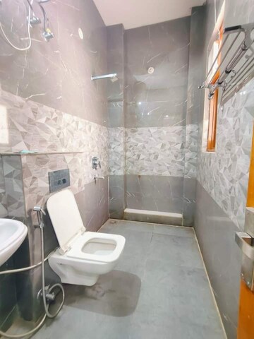 Master Bedroom in 3 BHK Builder Floor at Sector 15 ii – for Rent