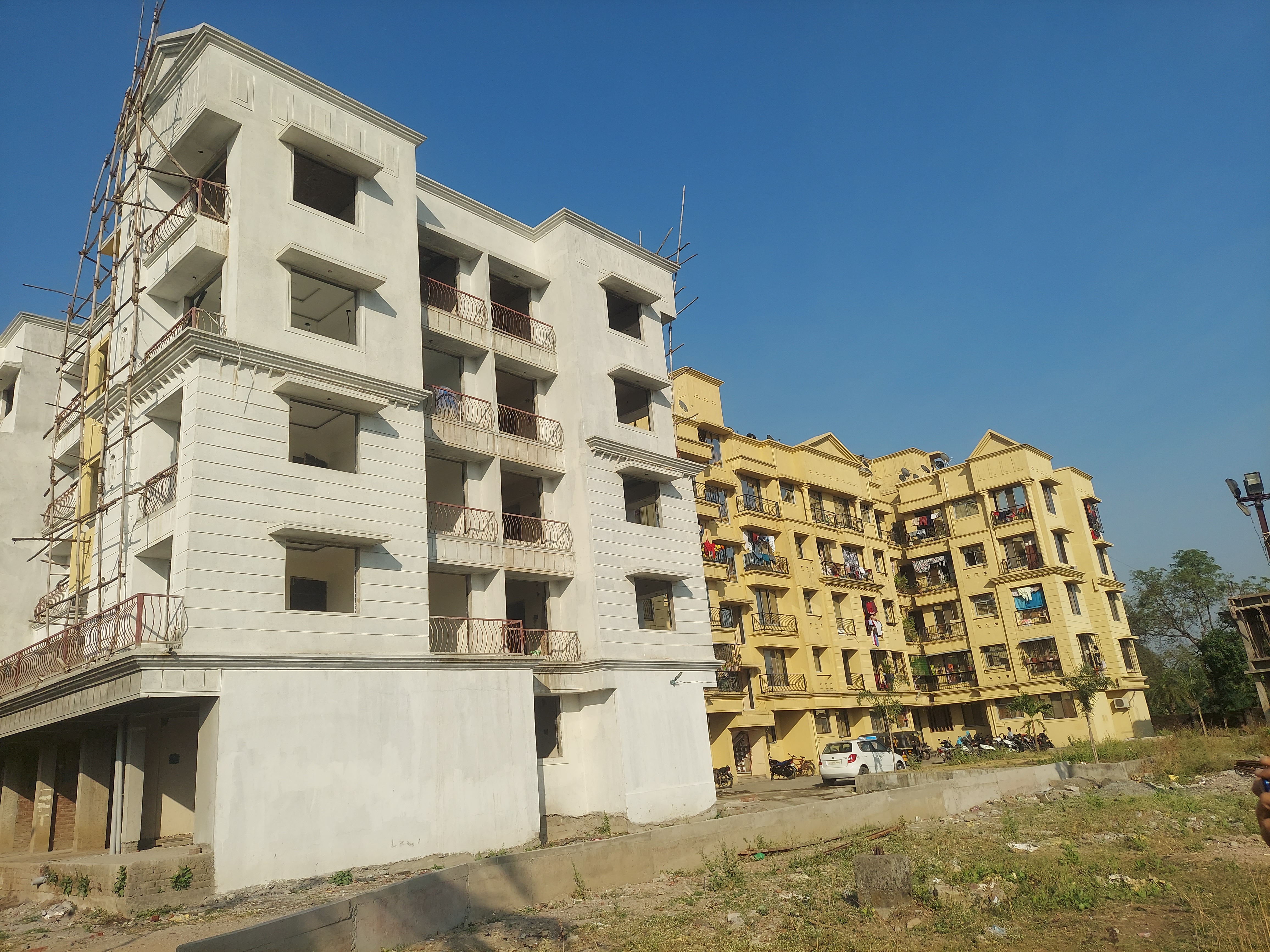 2 BHK Apartment For Sale in Galaxy Emperia