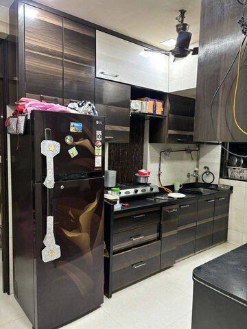 Master Bedroom in 1 BHK Apartment at Gayatri Corner, Kandivali East – for Rent