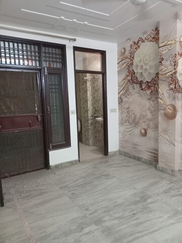 Bathroom in 2.5 BHK Builder Floor at Uttam Nagar West – for Rent