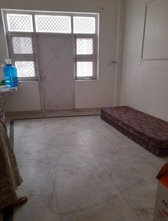 Commercial Shop 425 Sq.Ft. For Rent in Mayur Vihar Phase 1 Delhi  7927863