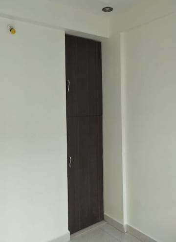 Room in 2 BHK Apartment at Kamaal Chok – for Sale