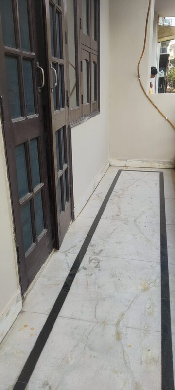 Staircase in 1 BHK Builder Floor at Ansal Sushant Lok I, Sector 43 – for Rent